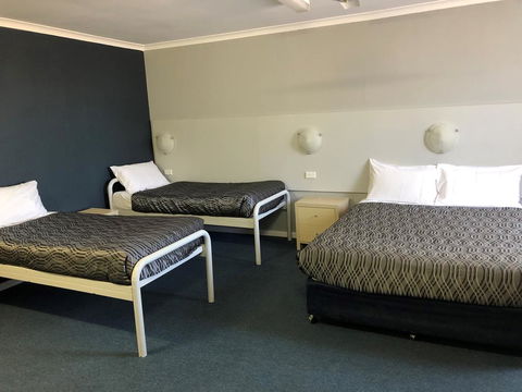 Flinders Motel - Tourism Cairns 2