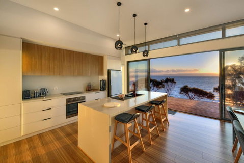 Freycinet Coastal Retreat - Tourism Cairns 1