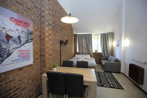 Gables 11 On Clyde Street - Tourism Cairns 3