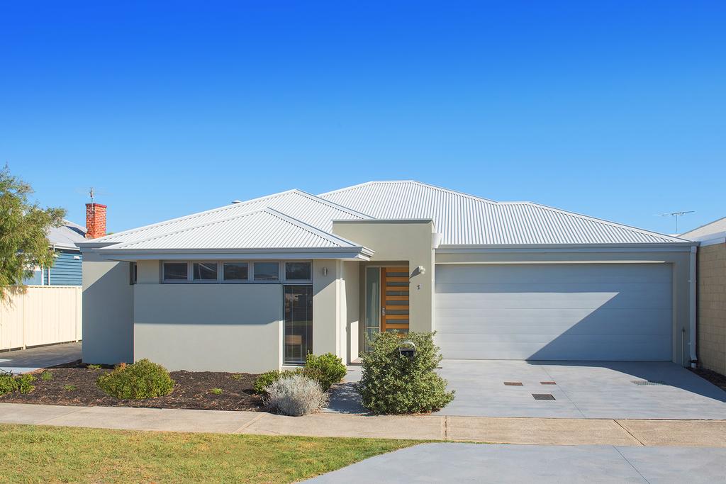 Reinscourt WA Tourism Cairns