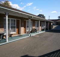 George Bass Motor Inn - Tourism Cairns