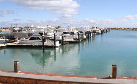Geraldton Holiday Unit - Tourism Cairns 0