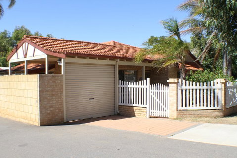 Geraldton Luxury Retreat 2 - Tourism Cairns 0