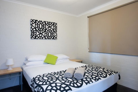 Geraldton's Ocean West Holiday Units & Short Stay Accommodation - Tourism Cairns 0