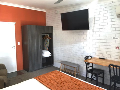 Gin Gin Village Motor Inn Motel - Tourism Cairns 2