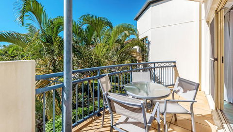 Golden Riviera Absolute Beachfront Resort - Tourism Cairns 2