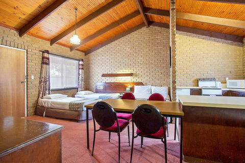 Goldfields Motel - Tourism Cairns 3