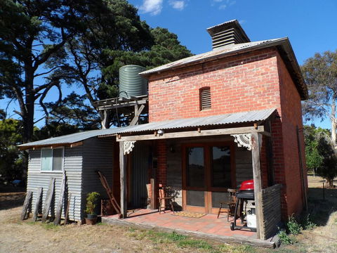 Grampians Historic Tobacco Kiln - Tourism Cairns 0