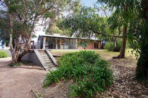 Great Ocean Retreat 43 - Tourism Cairns 0