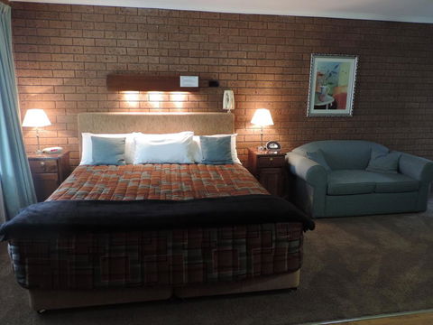 Greenacres Motel - Tourism Cairns 0