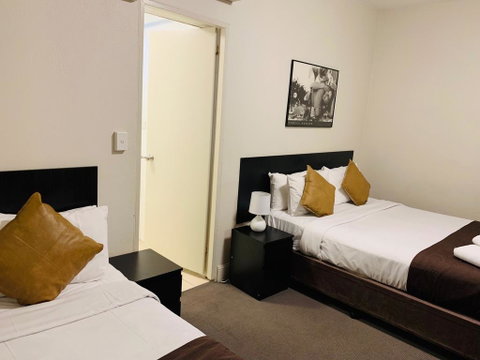 Greenwich Inn Motel - Tourism Cairns 1