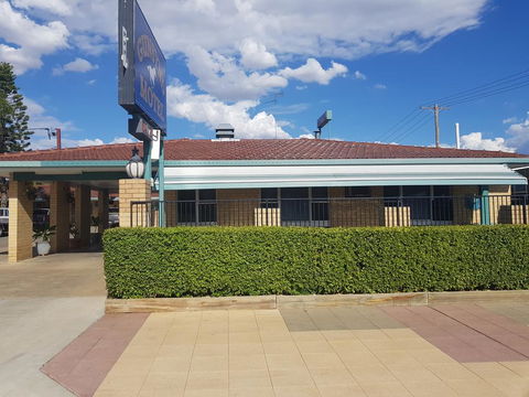 Gunsynd Motor Inn - Tourism Cairns 1