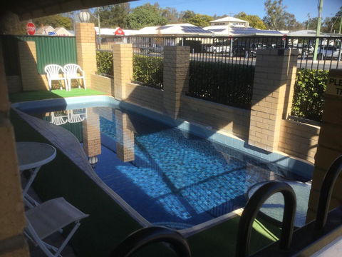 Gunsynd Motor Inn - Tourism Cairns 3