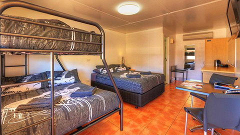 Halls Creek Motel - Tourism Cairns 3