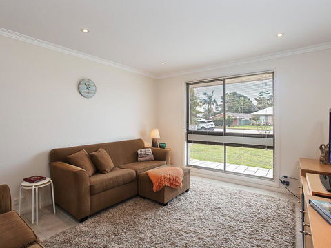 Happy Tails' , 55 Pantowora Street - Pet Friendly, Air Conditioned - Tourism Cairns 3