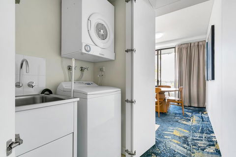 Harbour Lights Apartments - Tourism Cairns 1