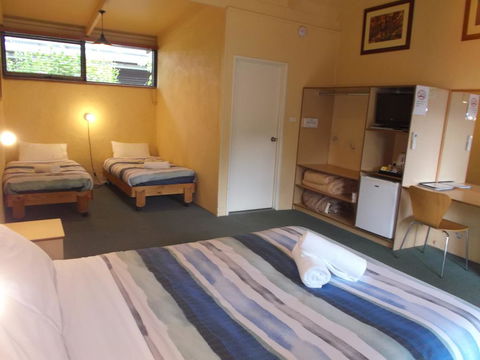 Harrietville Hotel Motel - Tourism Cairns 2