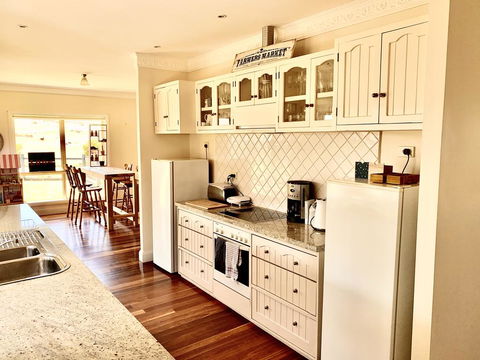 Harry Scotts Farmhouse At Vineyard - Tourism Cairns 2