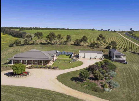 Harry Scotts Farmhouse At Vineyard - Tourism Cairns 0