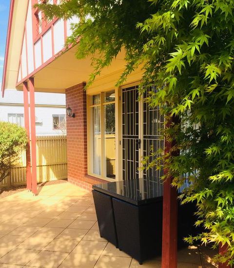 Heart Of Geelong Entire Townhouse Sleeps 8 - Tourism Cairns 3