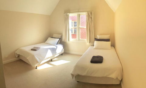 Heart Of Geelong Entire Townhouse Sleeps 8 - Tourism Cairns 2