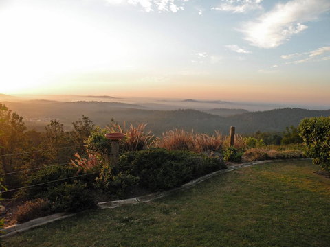 Highwood Park B&B Guest Lodge - Tourism Cairns 1