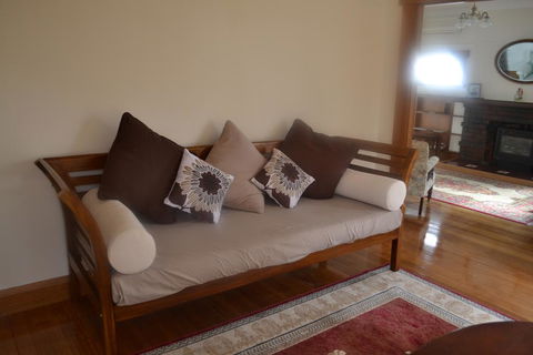 Hillside Cottage - Tourism Cairns 0