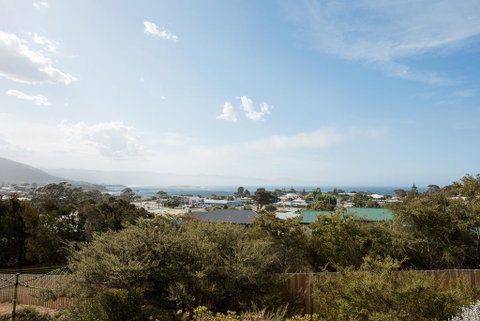 Hilltop Haven - Tourism Cairns 2