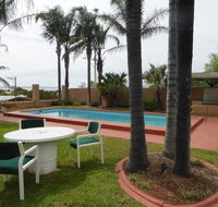 Hilltop Motel - Tourism Cairns