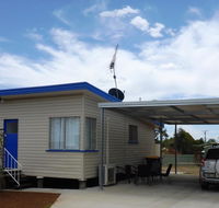 Holiday House Clermont - Tourism Cairns