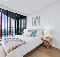 HomeHotel-Luxury Home High Rise with View. - Tourism Cairns