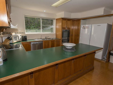 Island View - 80 Lentara St - Large Family Home, Pool, WIFI And Sweeping Views Of Fingal - Tourism Cairns 2