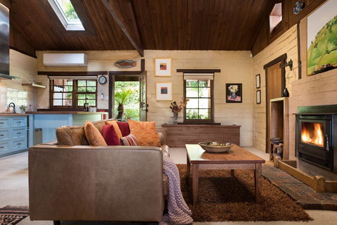 Italian Hill - Tourism Cairns 0