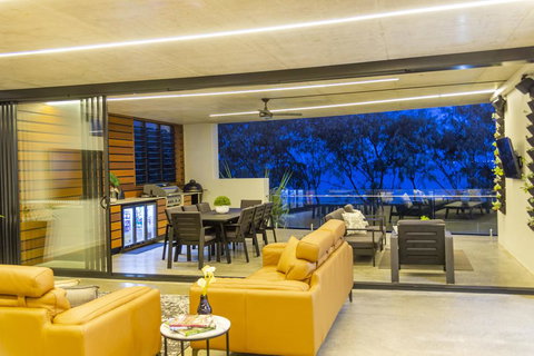 IVY Villas - Tourism Cairns 1