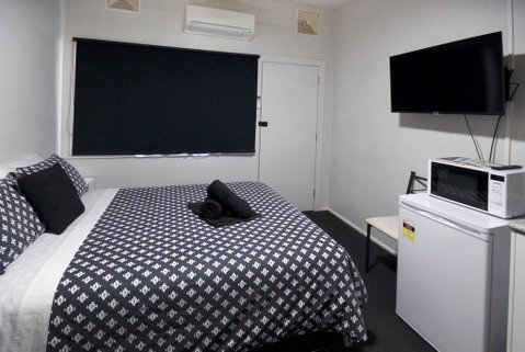 Jabiru Motel - Tourism Cairns 1