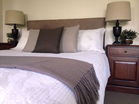 Jacaranda House Bed & Breakfast - Tourism Cairns 1