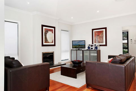 Jacarandas Parkview - Tourism Cairns 3