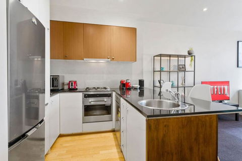 JOLI Opposite MCG And Botanical Gardens - Tourism Cairns 1