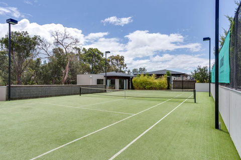 Kalina Retreat: Resort Style Tennis & Pool - Tourism Cairns 3