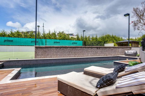 Kalina Retreat: Resort Style Tennis & Pool - Tourism Cairns 0