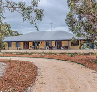 Kangaroo Lake Homestead - Tourism Cairns