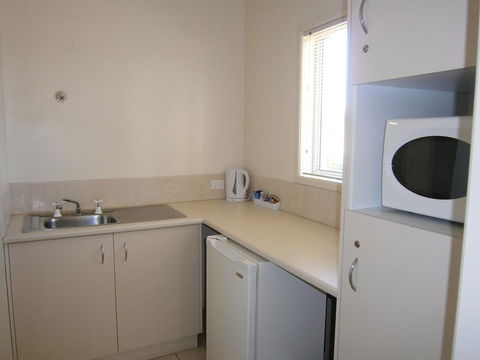 Kellys Motel Oakey - Tourism Cairns 2
