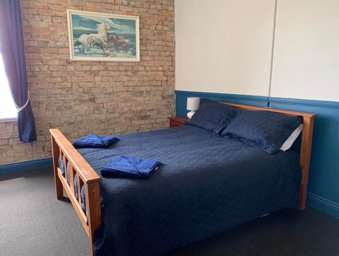 Kellys Top Pub - Tourism Cairns 0