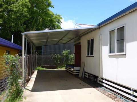 Kenny's Cabin - Tourism Cairns 0