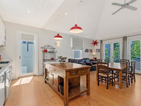Kinsale Cottage - Tourism Cairns 1