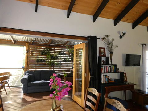 Kookaburra Cottage At Uralba Eco Cottages - Tourism Cairns 3