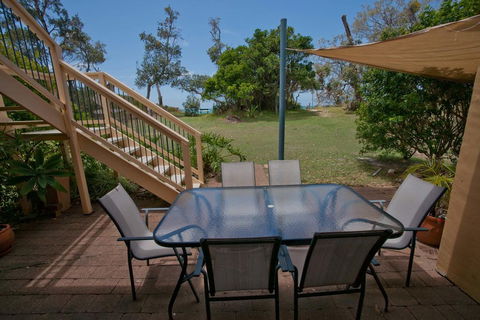 Korora Bay Beach House - Tourism Cairns 3