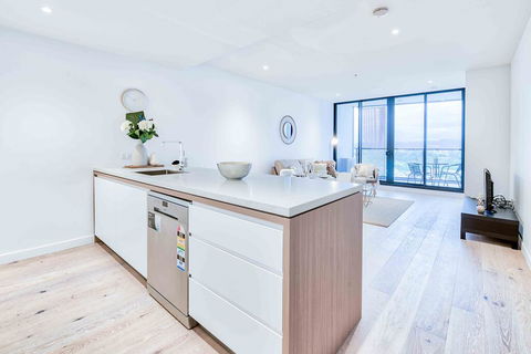 KOZYGURU FORTITUDE VALLEY HIGH LEVEL 2 BED APT + FREE PARKING QFV179-2612 - Tourism Cairns 1