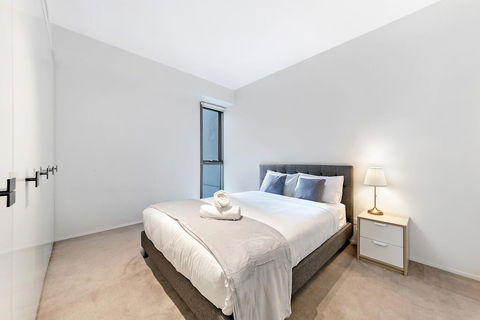 KOZYGURU HAYMARKET SYDNEY CITY VIEW 2 BED STUNNING APT NHA178-1206 - Tourism Cairns 2