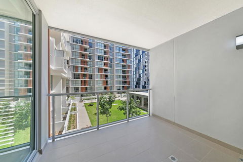 KOZYGURU MASCOT WALK TO STATION MODERN DESIGNER 2 BED APT FREE PARKING NMA260-312 - Tourism Cairns 3